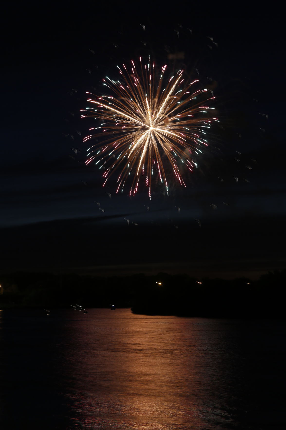 070216mp-fireworks-5